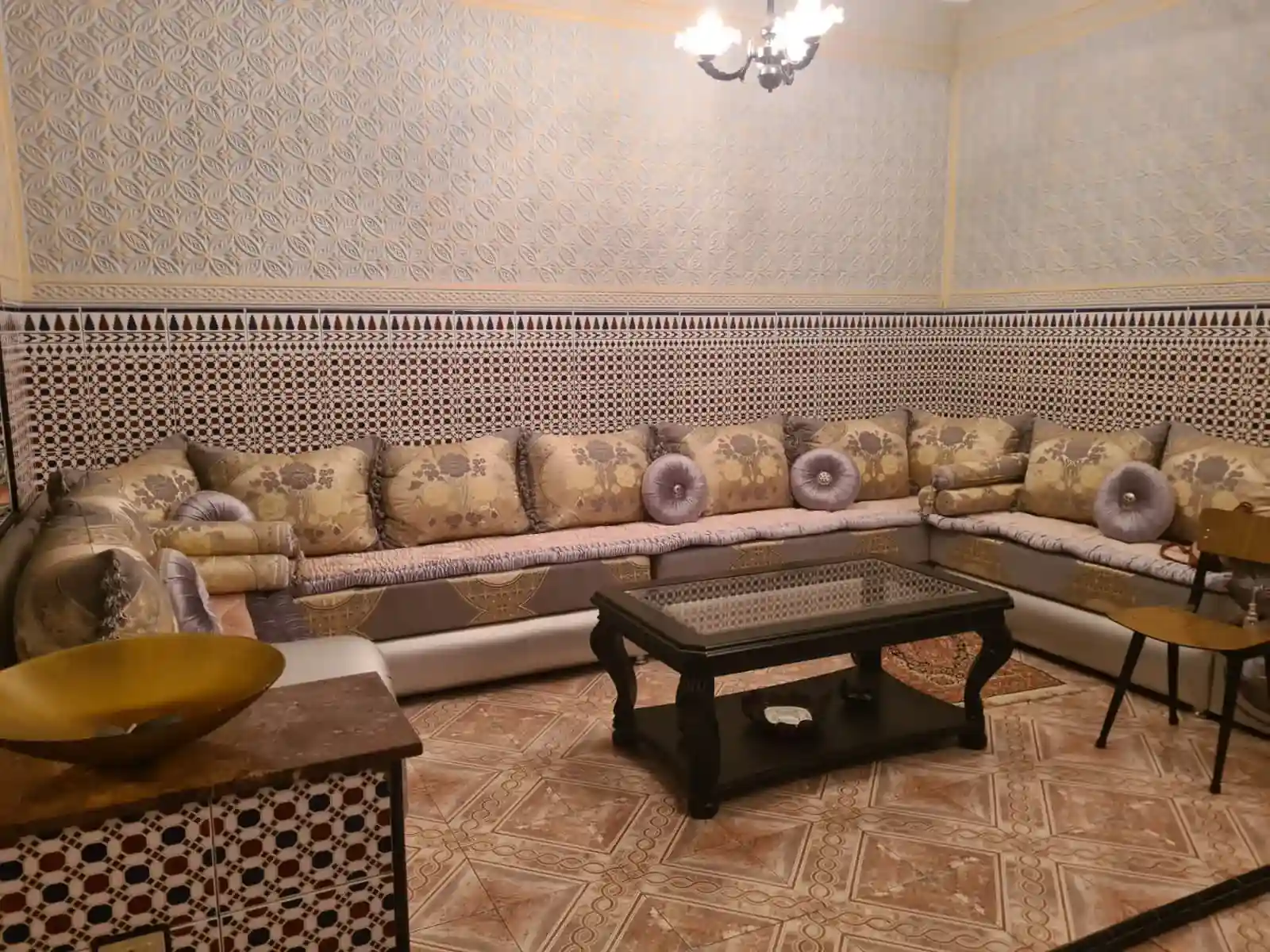 Maison indépendante à vendre à Tanger, 2 étages, garage et titre légal