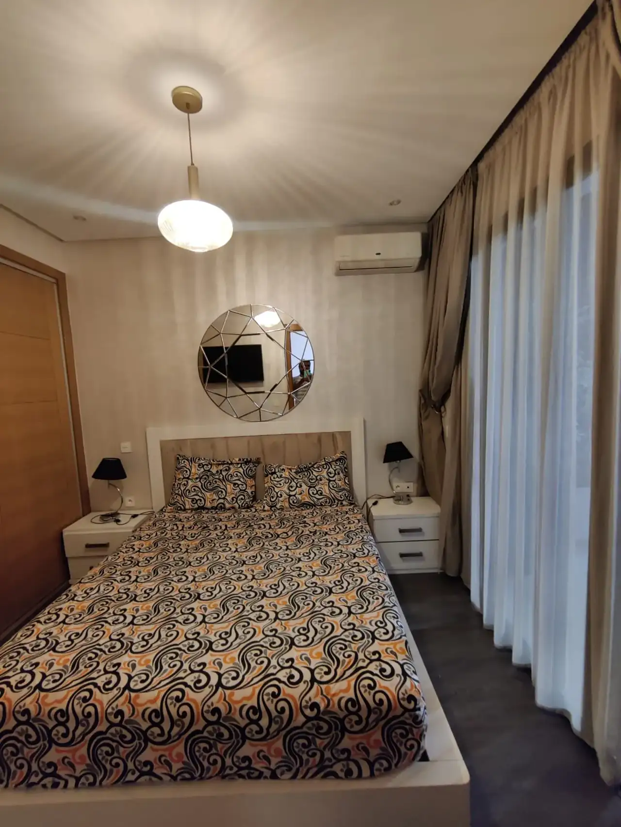 Appartement quotidien à louer, 3e étage, 2 chambres, salon, piscine.