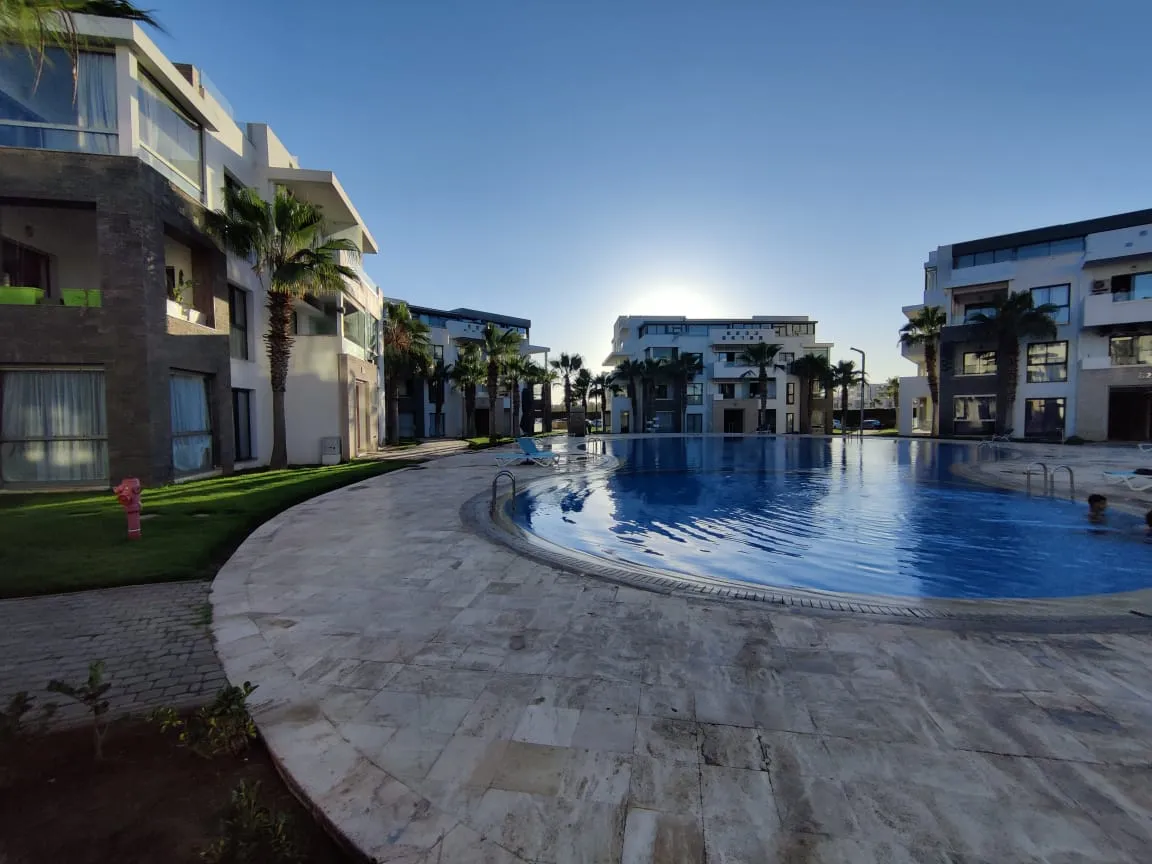 Appartement quotidien à louer, 3e étage, 2 chambres, salon, piscine.